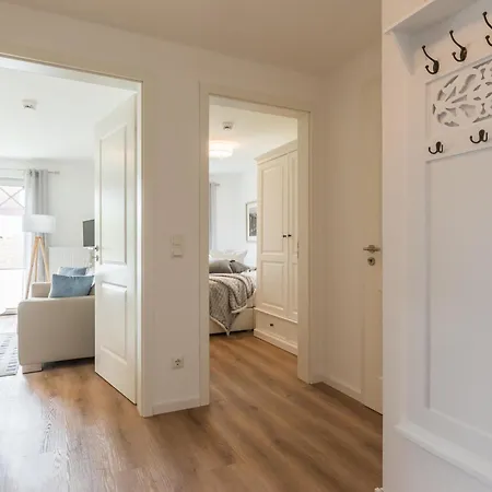 Strandloper Apartman